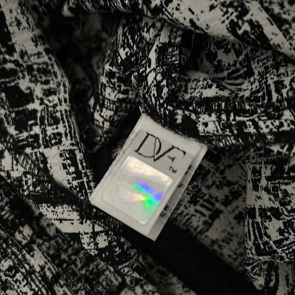 Diane Von Furstenberg Black/White Abstract Sleeveless Sheath Dress **Size 10** - Picture 5 of 5